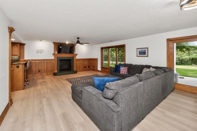 8120 Heather Bow Court, Johnston, IA 50131