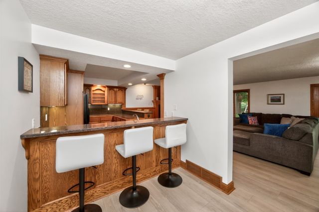 8120 Heather Bow Court, Johnston, IA 50131