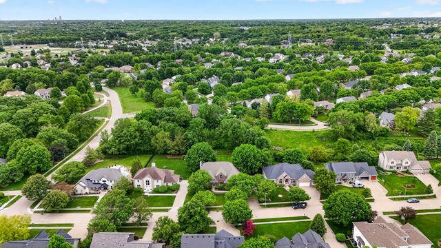8120 Heather Bow Court, Johnston, IA 50131