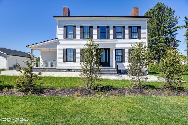 3 Blue Marl Lane, Marlboro, NJ 07746