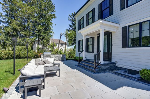 3 Blue Marl Lane, Marlboro, NJ 07746