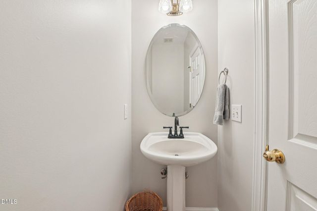 2013 Kinleys Way, Raleigh, NC 27613