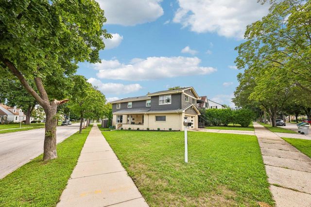 9625 W Metcalf PLACE, Milwaukee, WI 53222
