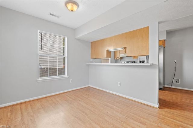 106 W Cummings AVE, Hampton, VA 23663