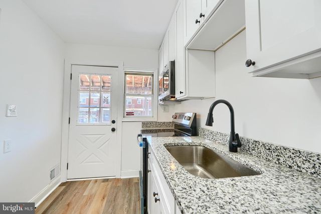 2204 REDTHORN RD, Middle River, MD 21220