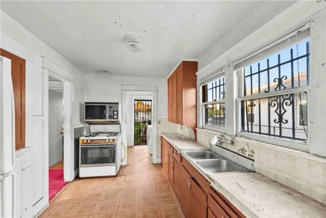 315 W Cedar, Compton, CA 90220