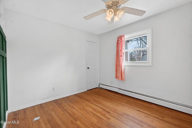 3 Greenway Drive, Glenville, NY 12302