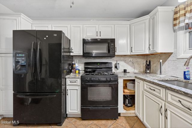 3 Greenway Drive, Glenville, NY 12302