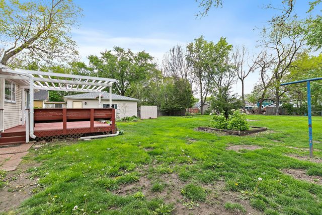 922 Douglas Avenue, Aurora, IL 60505