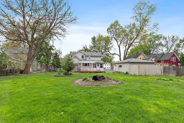 922 Douglas Avenue, Aurora, IL 60505
