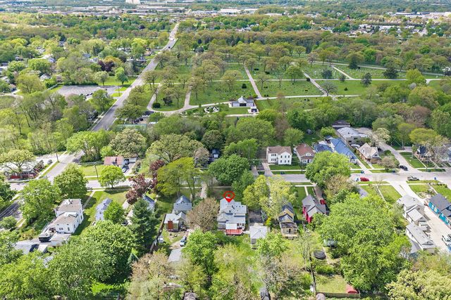 922 Douglas Avenue, Aurora, IL 60505