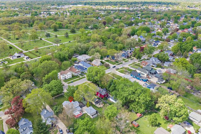 922 Douglas Avenue, Aurora, IL 60505