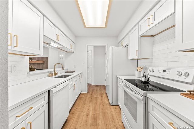11839 Parliament St Apt 1024, San Antonio, TX 78216