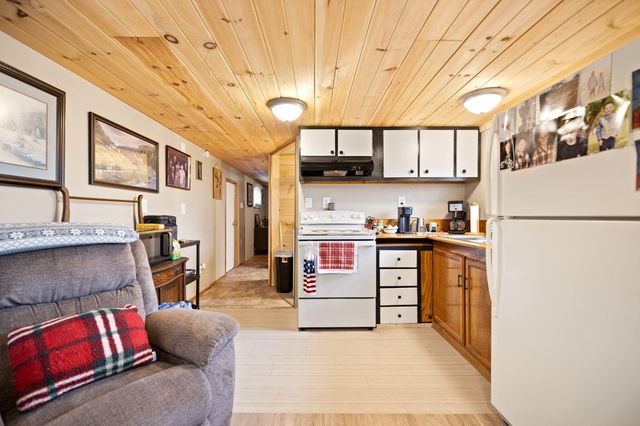 249 N Riverwood Road, Bronston, KY 42518