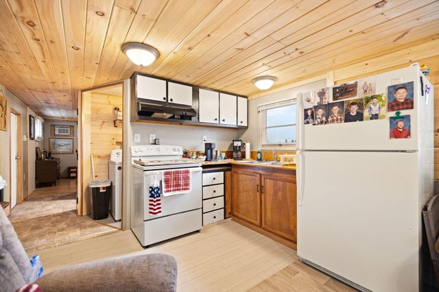 249 N Riverwood Road, Bronston, KY 42518