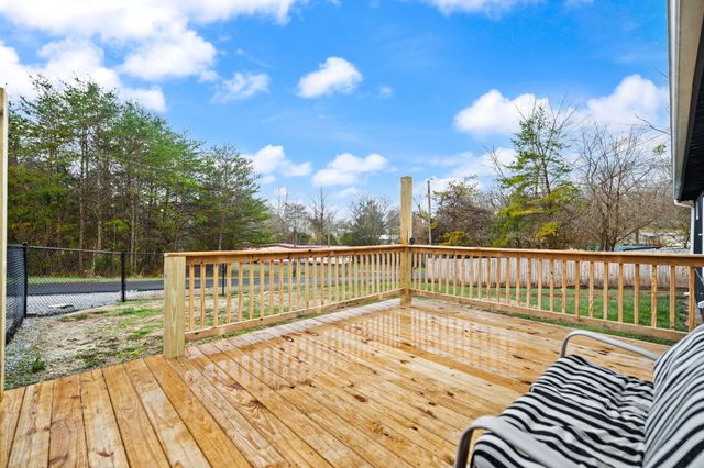 249 N Riverwood Road, Bronston, KY 42518