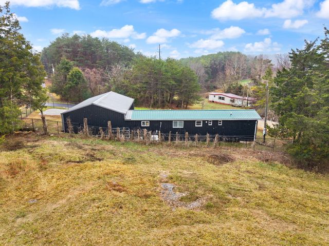 249 N Riverwood Road, Bronston, KY 42518