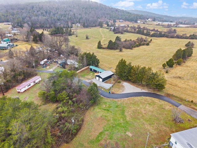 249 N Riverwood Road, Bronston, KY 42518