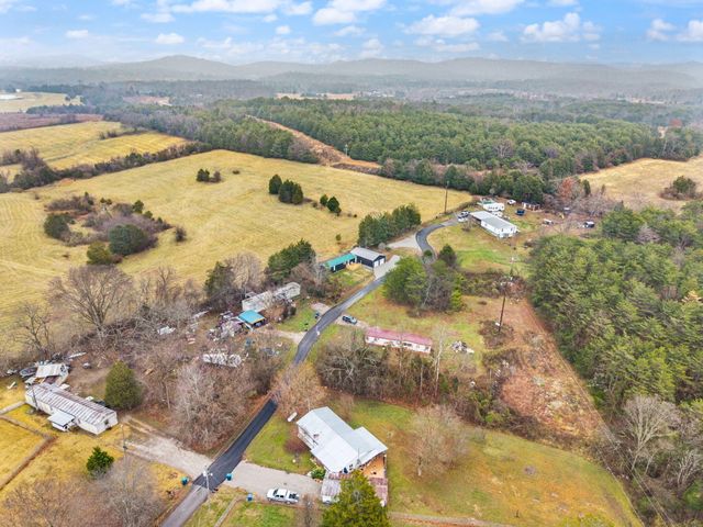 249 N Riverwood Road, Bronston, KY 42518