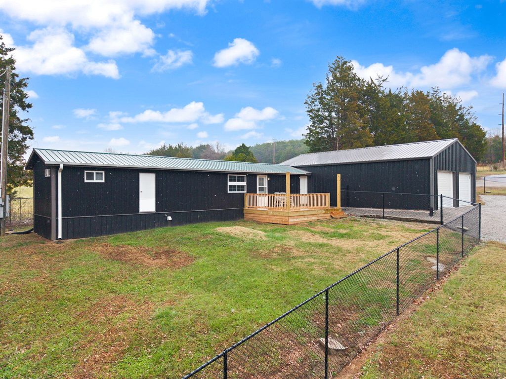 249 N Riverwood Road, Bronston, KY 42518