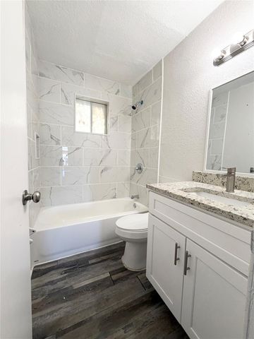 1614 Vauthier Street 11, La Marque, TX 77568