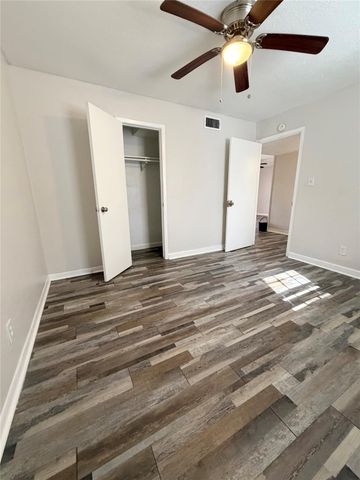 1614 Vauthier Street 11, La Marque, TX 77568