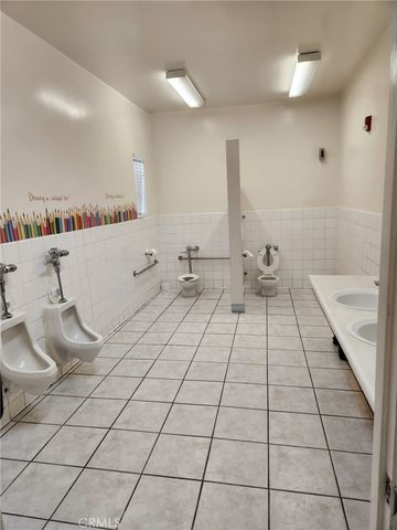 7422 S Western Avenue, Los Angeles, CA 90047