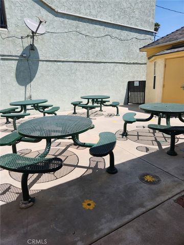 7422 S Western Avenue, Los Angeles, CA 90047