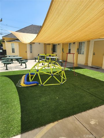 7422 S Western Avenue, Los Angeles, CA 90047