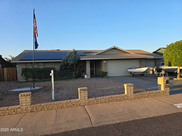 3736 W GRANDVIEW Road, Phoenix, AZ 85053