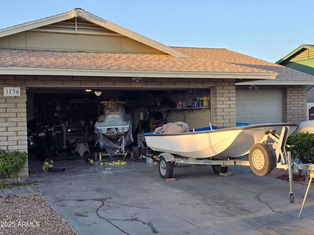 3736 W GRANDVIEW Road, Phoenix, AZ 85053