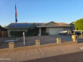 3736 W GRANDVIEW Road, Phoenix, AZ 85053