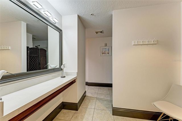 1064 N TAMIAMI TRAIL 1304, Sarasota, FL 34236