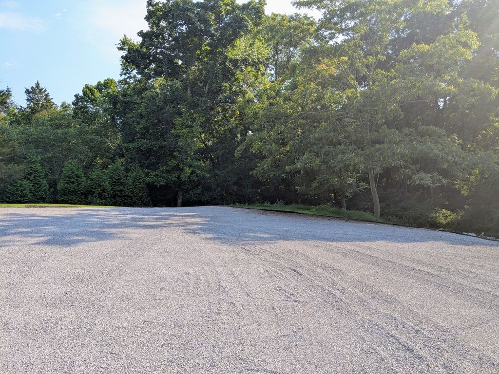 Image 5 of property listing at 16275 N Illinois Hwy. 37, Mt Vernon, IL 62864
