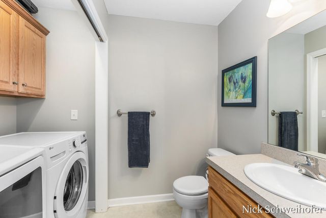 11877 Willow Wood N, Holland, MI 49424