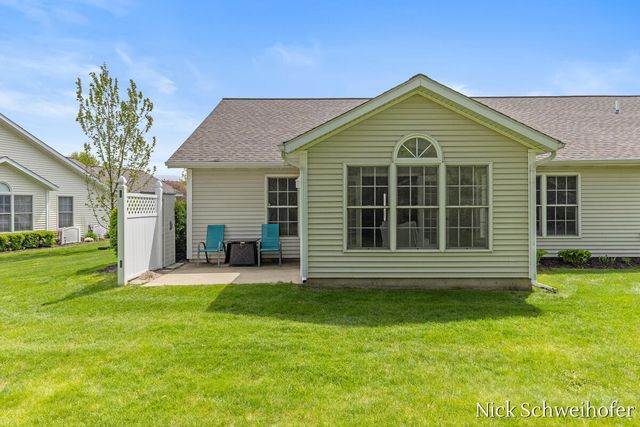11877 Willow Wood N, Holland, MI 49424