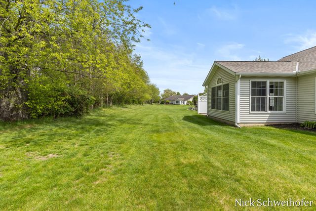 11877 Willow Wood N, Holland, MI 49424