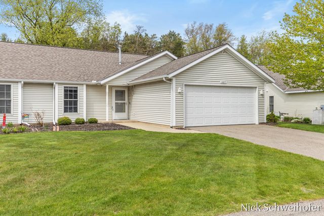 11877 Willow Wood N, Holland, MI 49424