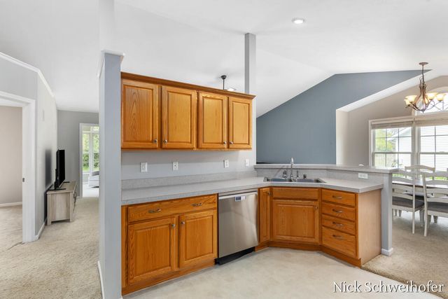 11877 Willow Wood N, Holland, MI 49424