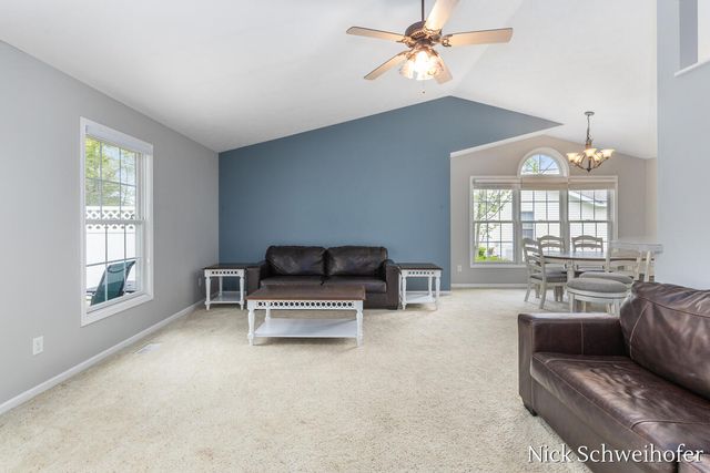11877 Willow Wood N, Holland, MI 49424