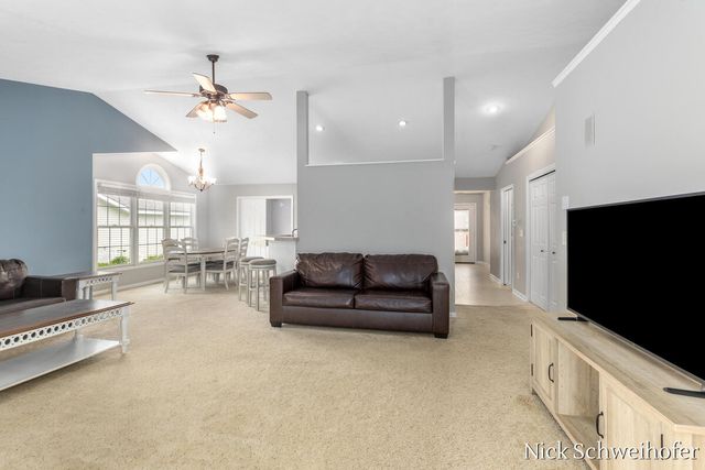 11877 Willow Wood N, Holland, MI 49424