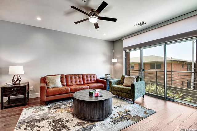 914 E JOSEPHINE ST, San Antonio, TX 78208