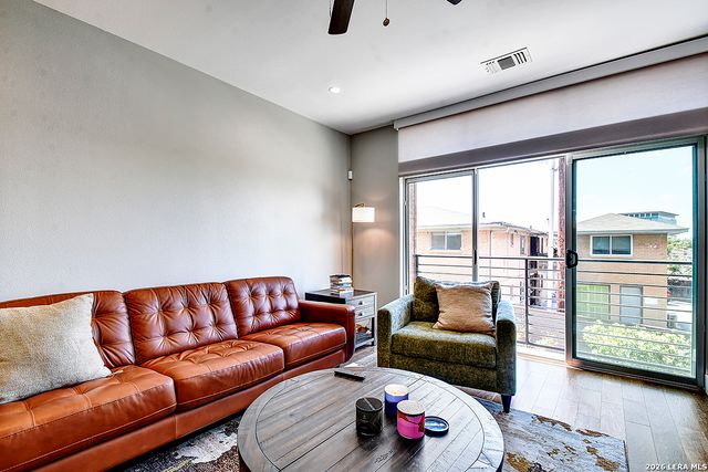 914 E JOSEPHINE ST, San Antonio, TX 78208