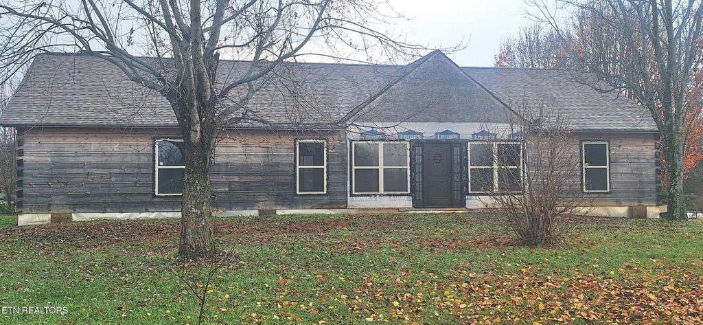 580 Meadow View Lane, Madisonville, TN 37354