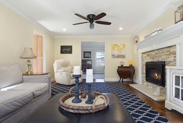 17 Stoneybrook Rd, Grafton, MA 01536