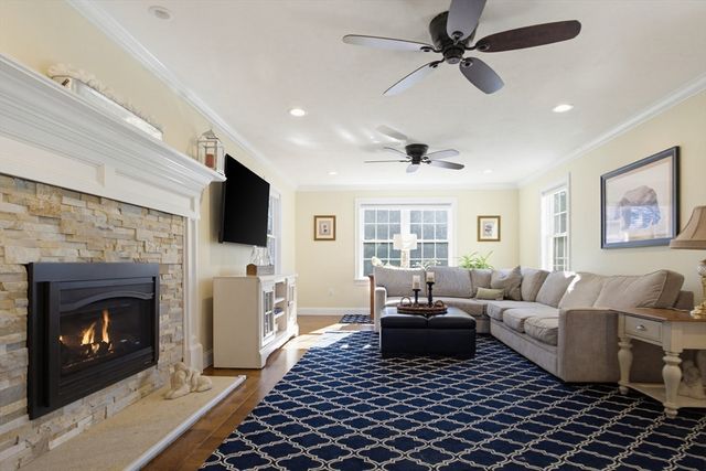 17 Stoneybrook Rd, Grafton, MA 01536