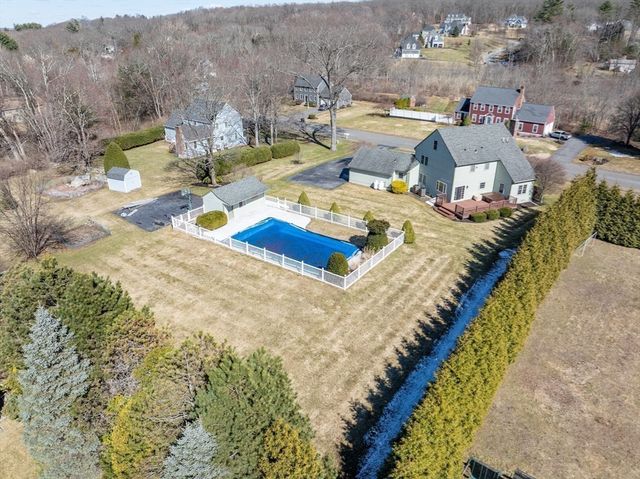 17 Stoneybrook Rd, Grafton, MA 01536