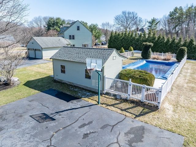 17 Stoneybrook Rd, Grafton, MA 01536