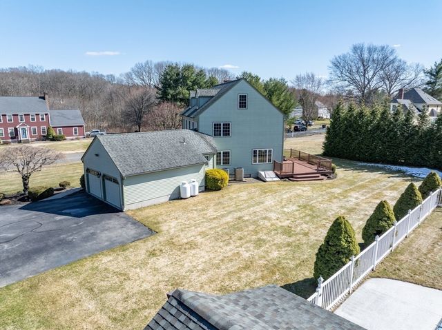 17 Stoneybrook Rd, Grafton, MA 01536