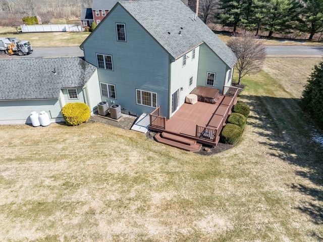 17 Stoneybrook Rd, Grafton, MA 01536